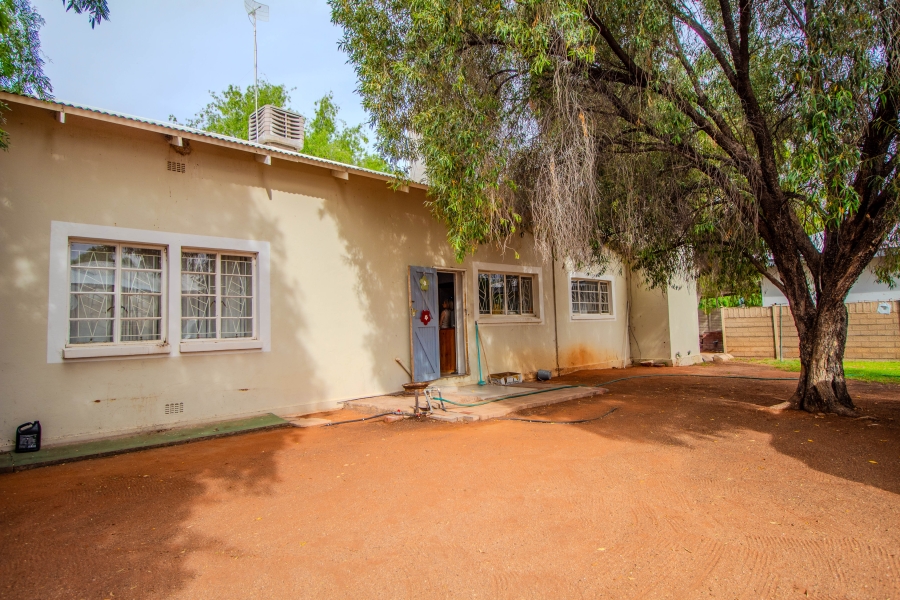 4 Bedroom Property for Sale in Middelpos Northern Cape